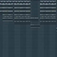 Ein Musikproduktions-Arrangement mit Spuren für Hi-Hat, Kick, Snare, 808 und Clap. Der Beat beginnt, als würde er zum Leben erwachen, ein rhythmischer Tanz.