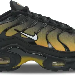 Schwarzer Nike Air Max Plus TN Sneaker mit gelb-orangefarbenem Farbverlauf. Seit wann gibt es Nike TNS? Seit 1998!