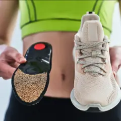 Ein Sneaker und eine Einlegesohle werden gezeigt. Der Aufbau des Schuhs wird durch die separate Einlage verdeutlicht.