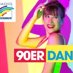 Fröhliche Frau im Neonlicht, bereit für eine Nacht voller **techno 90er** Beats. Radio Regenbogen präsentiert 90er Dance.
