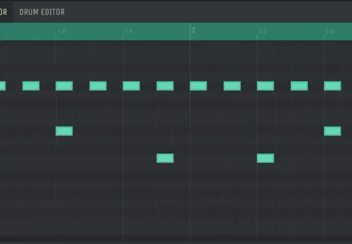 Ein Drum-Editor zeigt einen typischen trap beat mit vielen Hi-Hats und einigen Akzenten.