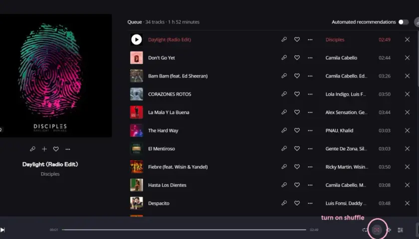 Ein Musikplayer zeigt das Albumcover "Disciples Daylight - Remixes" und eine Liste mit Songs. Der Shuffle-Modus ist aktiviert, um ein bekanntes Shuffle Lied zu hören.