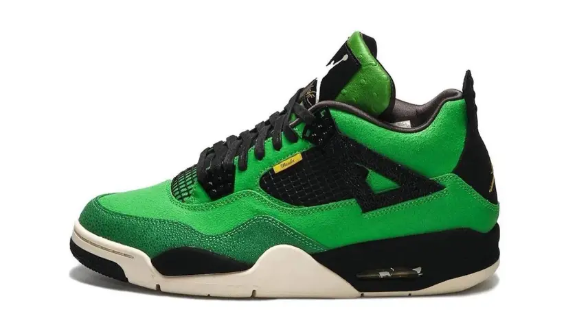 Ein leuchtend grüner Jordan 4 Sneaker mit schwarzen Akzenten. Dieser teuerste Jordan ist ein Sammlerstück.