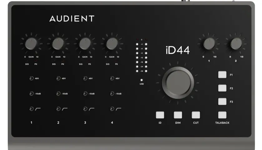 Das Audient iD44 Audio-Interface mit vier Eingängen und vier Ausgängen, ideal für professionelle Aufnahmen.