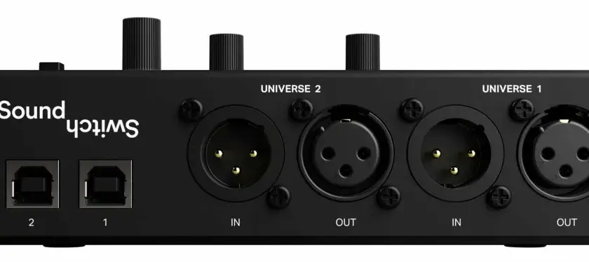 Soundswitch Control One: schwarzes Gerät mit zwei USB-Anschlüssen und vier XLR-Buchsen für Universe 1 und 2.