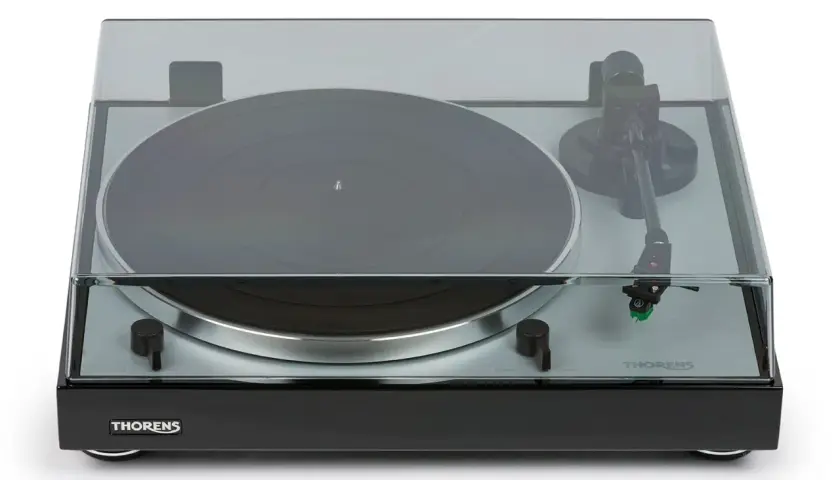 Thorens TD 402 DD Test: Eleganter Plattenspieler mit Direktantrieb und Tonarm. Perfekt für Vinyl-Liebhaber.