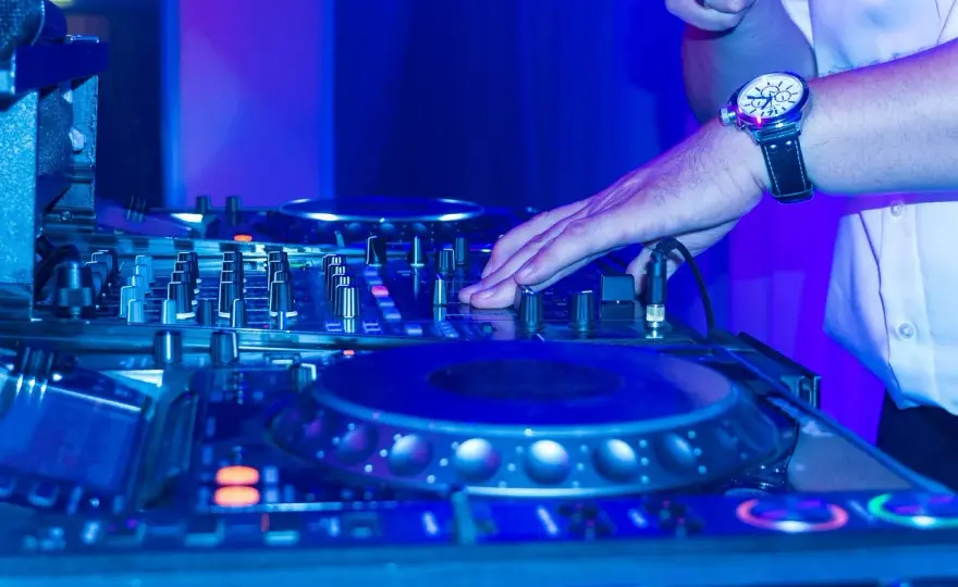DJ-Mix vs. Playlist - So gelingt der perfekte Flow