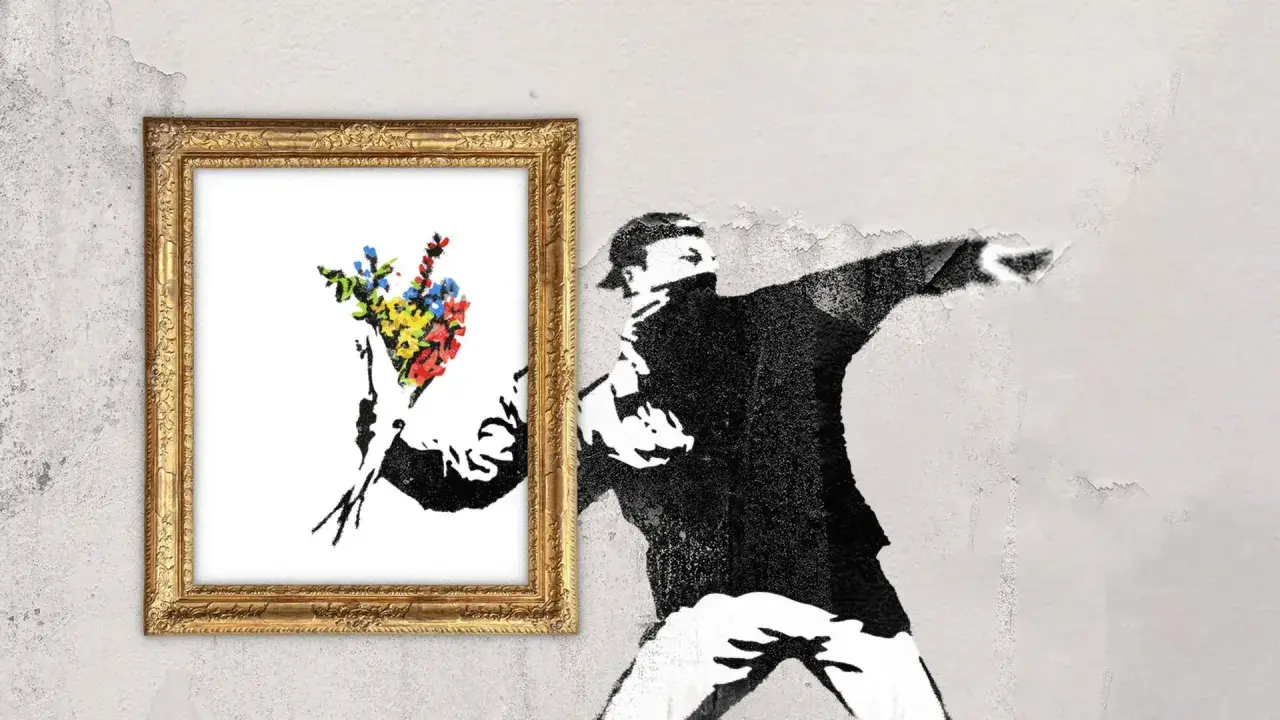 Banksy-Kunst: Ein Mann wirft Blumen statt Molotowcocktails. Ein ikonisches Bild, das die Frage "was ist Banksy" beantwortet.
