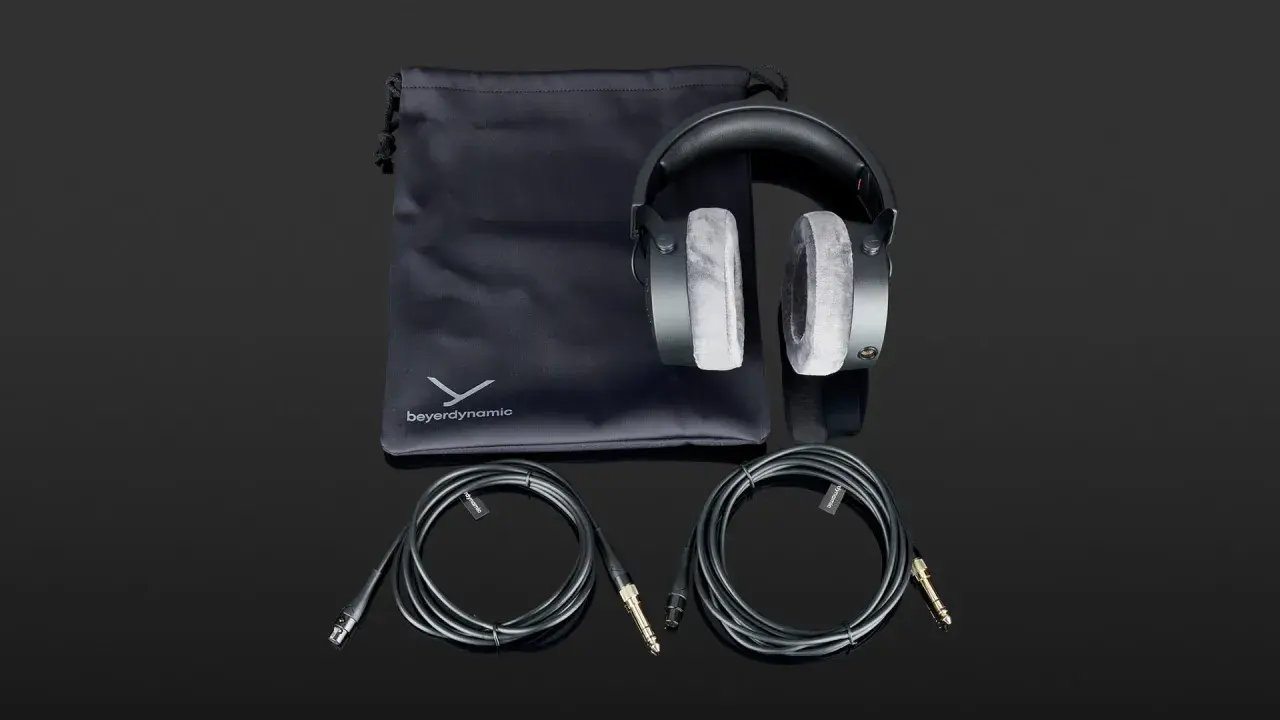 beyerdynamic DT 900 PRO X Kopfhörer mit Zubehör: Transporttasche und zwei Kabel für den beyerdynamic dt 900 pro x test.