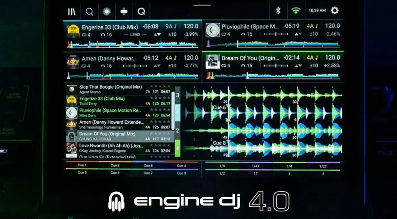 Der Bildschirm eines DJ-Setups zeigt die Software "engine dj 4.0" mit Wellenformen und Songtiteln.