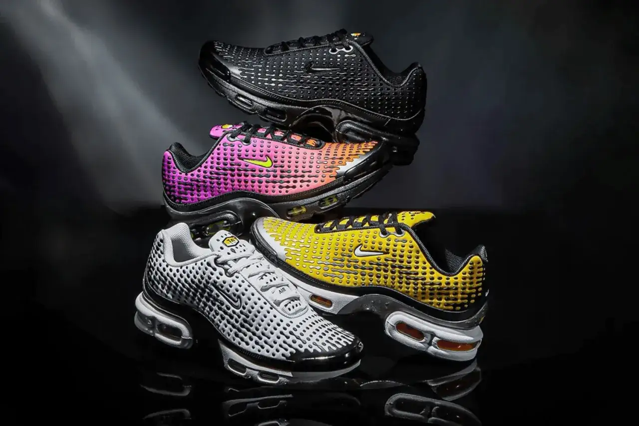 Drei bunte Nike Air Max Plus TNs, seit wann gibt es Nike Tns? Seit 1998, ein Klassiker in Schwarz, Pink-Gelb und Gelb.